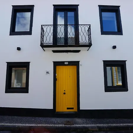 Casa Da Porta Amarela